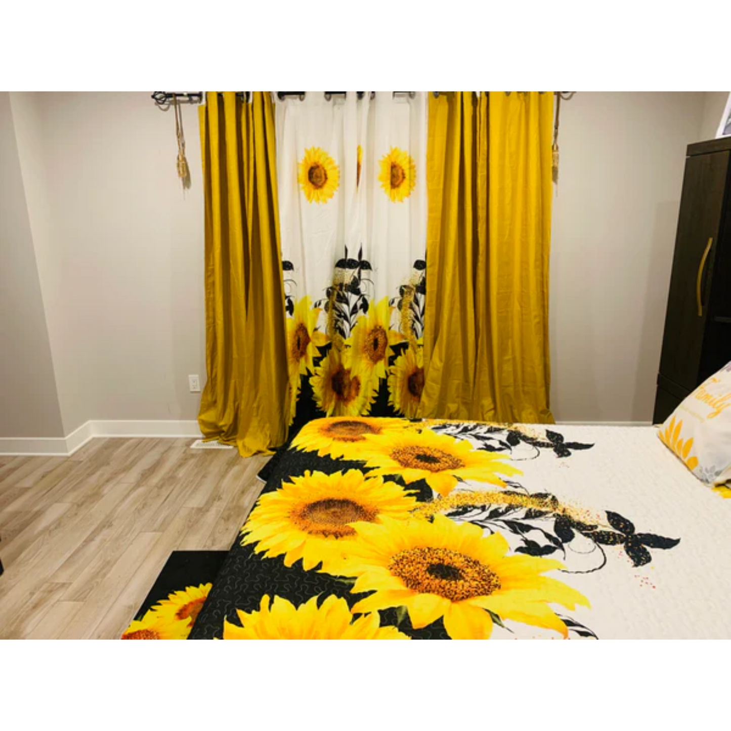 Luxury Queen Size Sunflower Bedding Set with Matching Curtains – Yellow, White & Black
