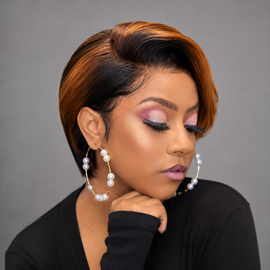Perruque Bob Court Ombre Luxe – Coupe Pixie Bob Lisse avec Raie sur le Côté, Synthétique, Racines Foncées à Brun Miel